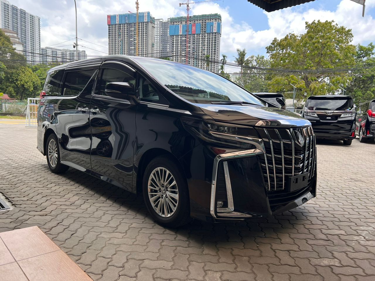 TOYOTA ALPHARD 2.5 S WELCAB SIDE LIFT UP