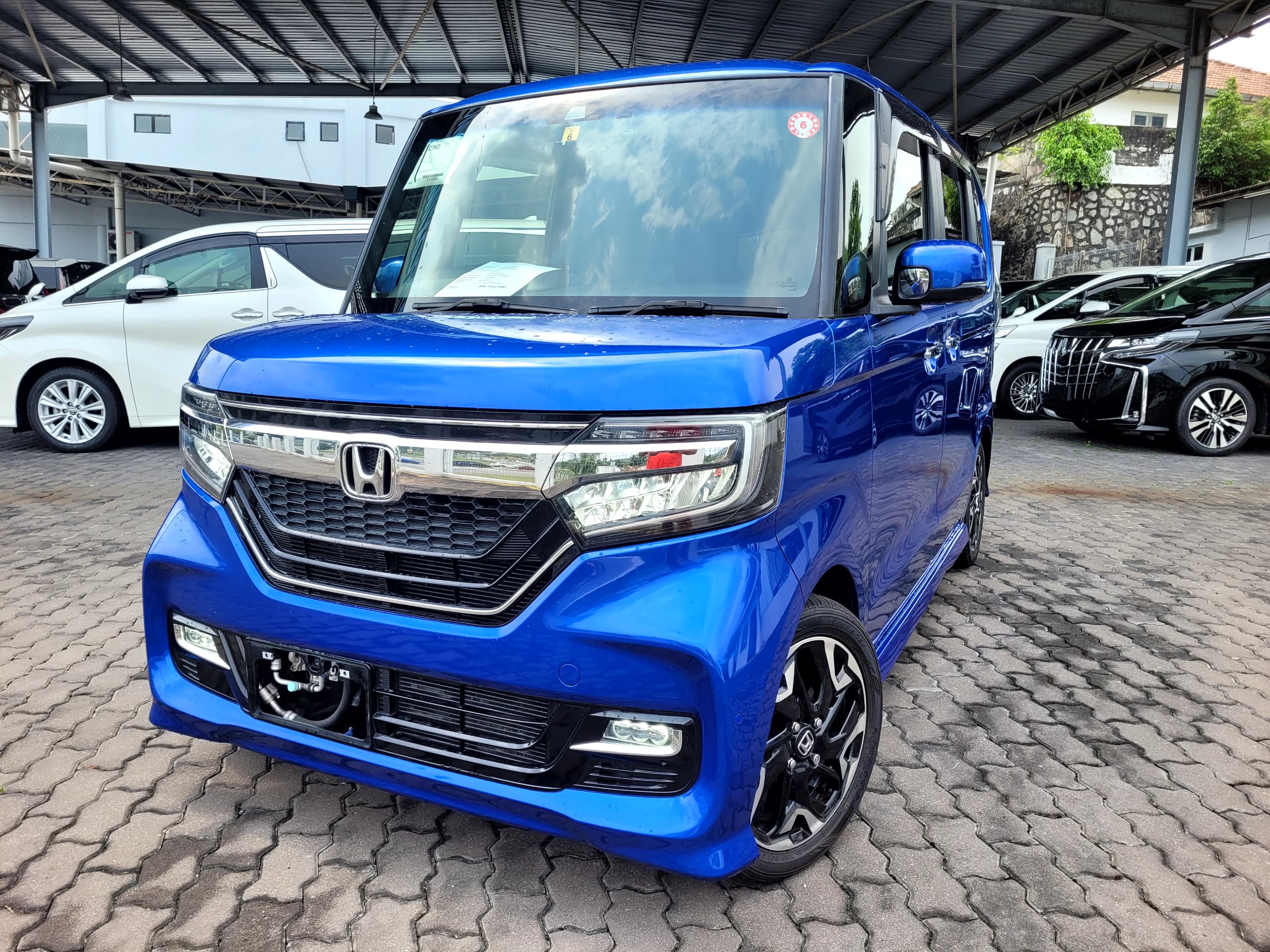 HONDA NBOX G EX CUSTOM 660 TURBO